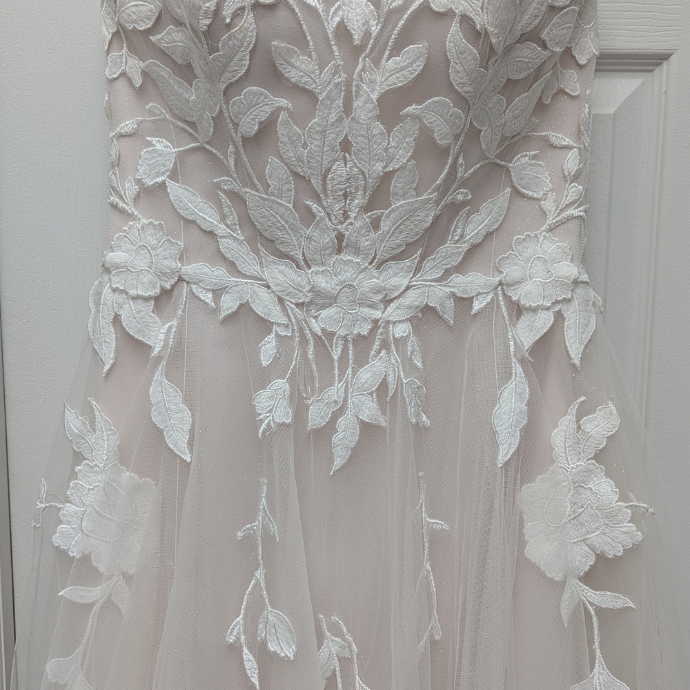Maggie Sottero White and Cream Wedding Dress - Picture 1 of 6